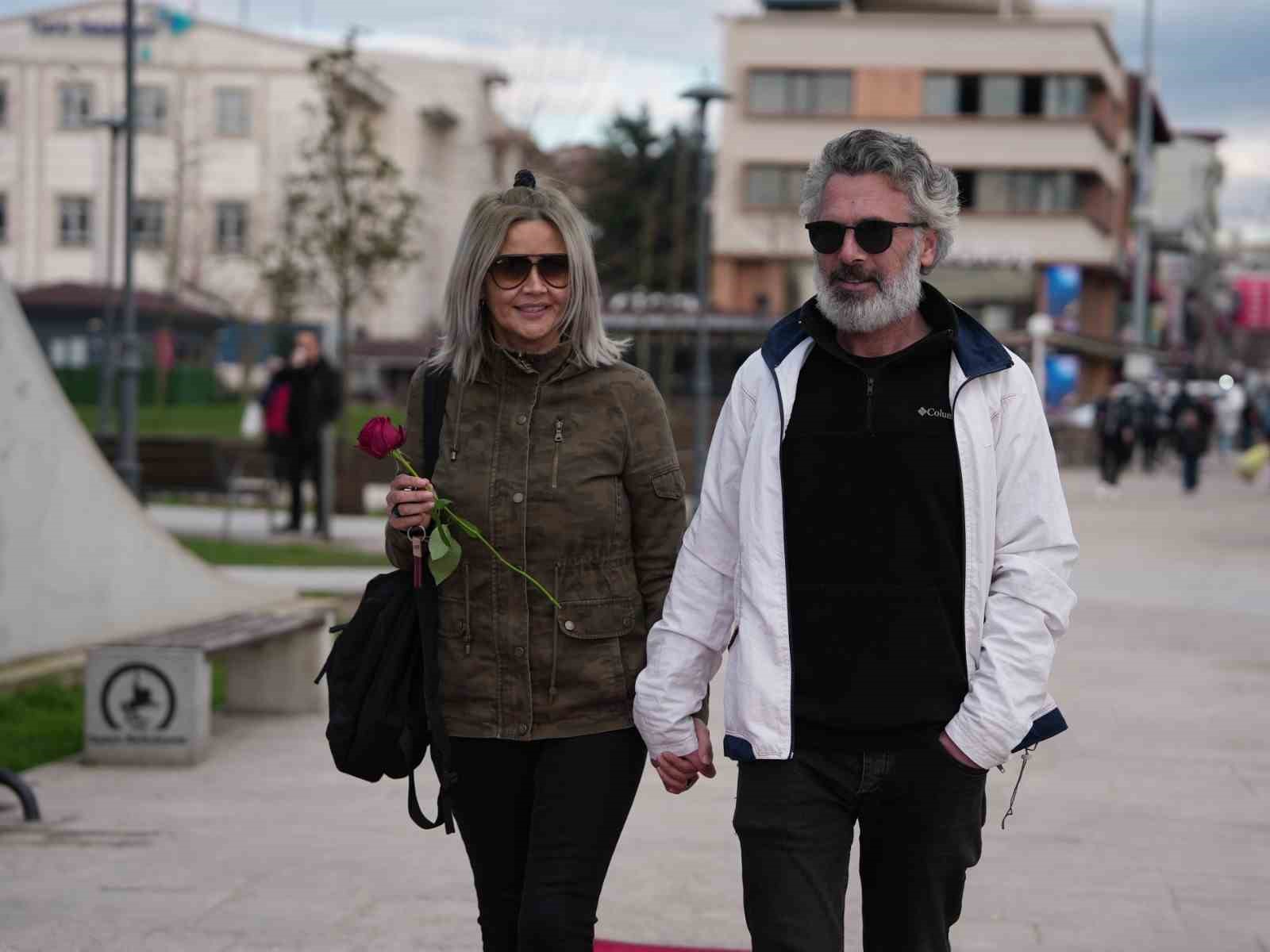sehrin kalbinde ciftlere 14 subat surprizi 3 r4pIzSjt