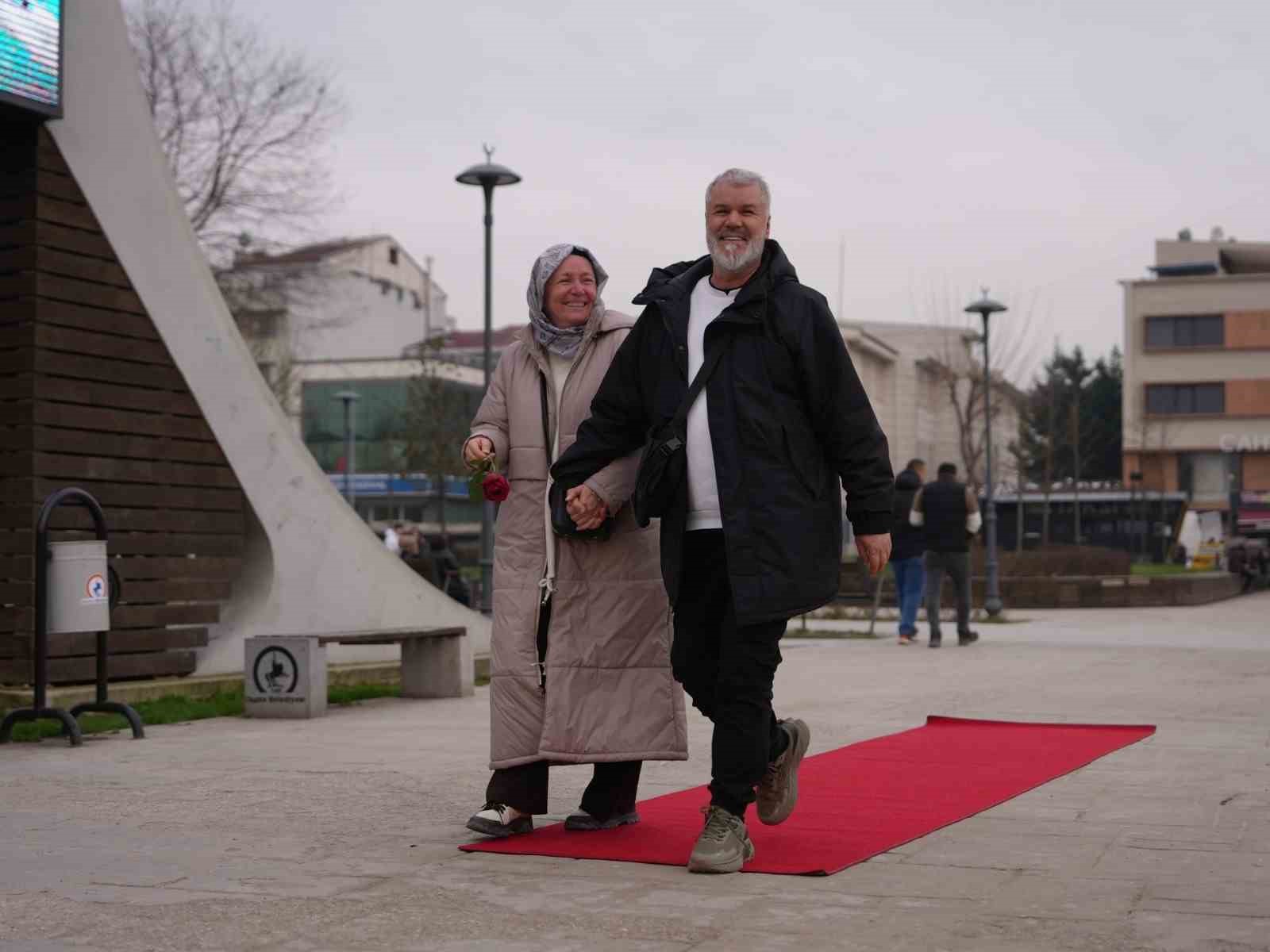 sehrin kalbinde ciftlere 14 subat surprizi 8 UHqwmUFW