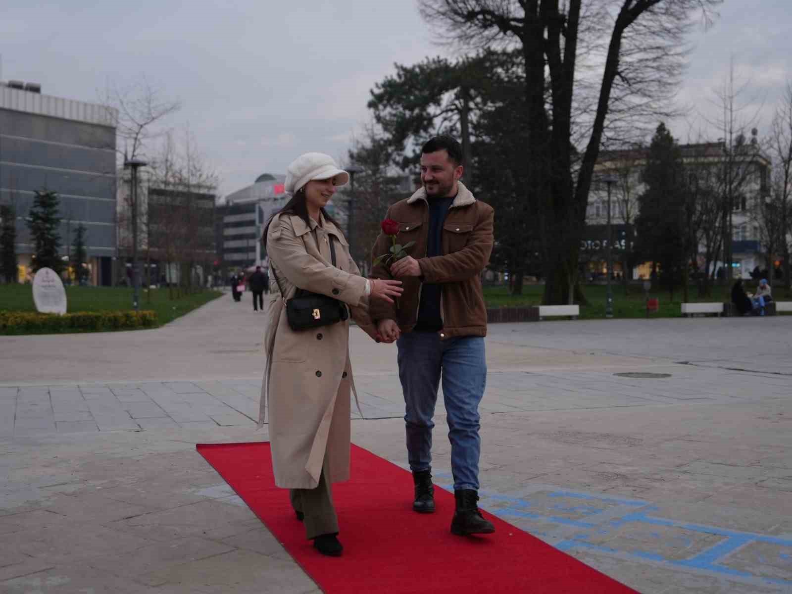 sehrin kalbinde ciftlere 14 subat surprizi 9 rgstp4JA
