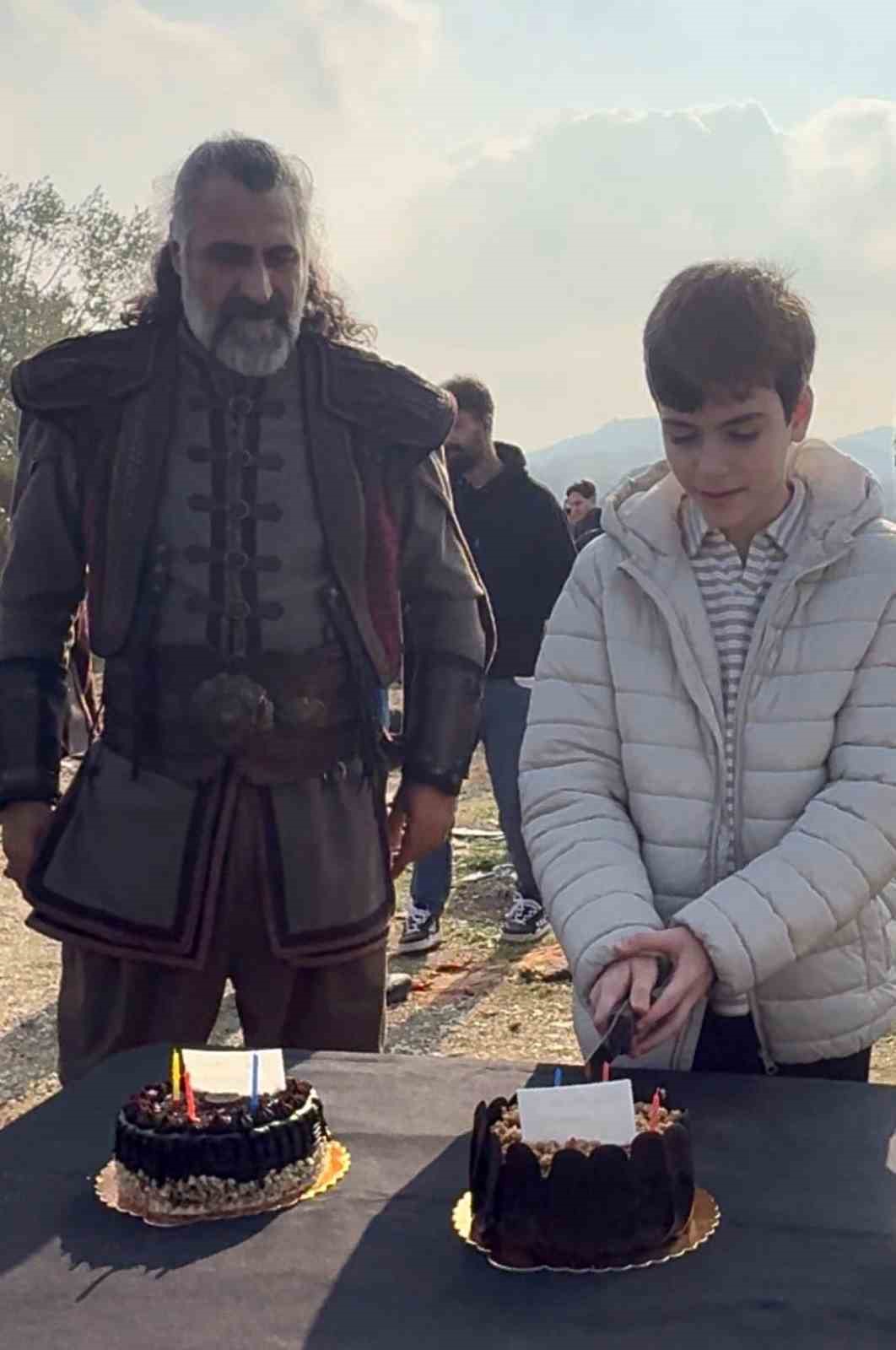 sehzade mustafaya sette dogum gunu surprizi 1 dAuQCImN