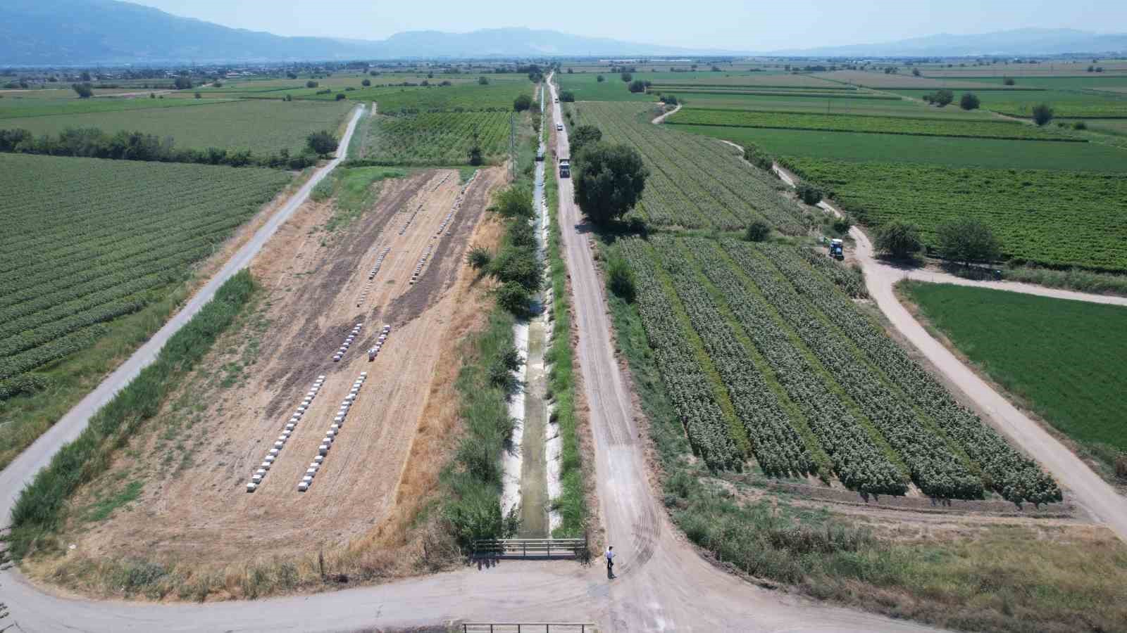 Şehzadeler’de çiftçinin beklediği yol yenilendi 6 sehzadelerde ciftcinin bekledigi yol yenilendi 2 njtTltCm