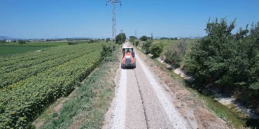sehzadelerde-ciftcinin-bekledigi-yol-yenilendi-49eQ7vW6.jpg