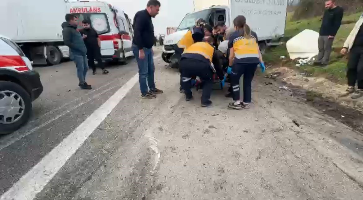 seker pancari yuklu tir 2 araca carpip devrildi 1i agir 5 yarali 2 mdlU9yvA
