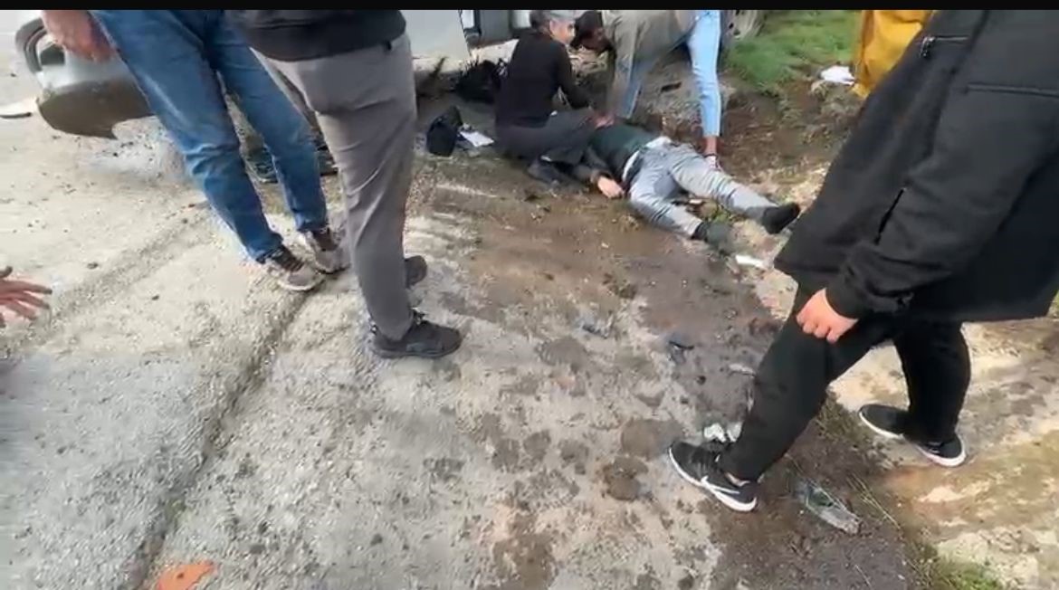 seker pancari yuklu tir 2 araca carpip devrildi 1i agir 5 yarali 3 kMKkfK4B