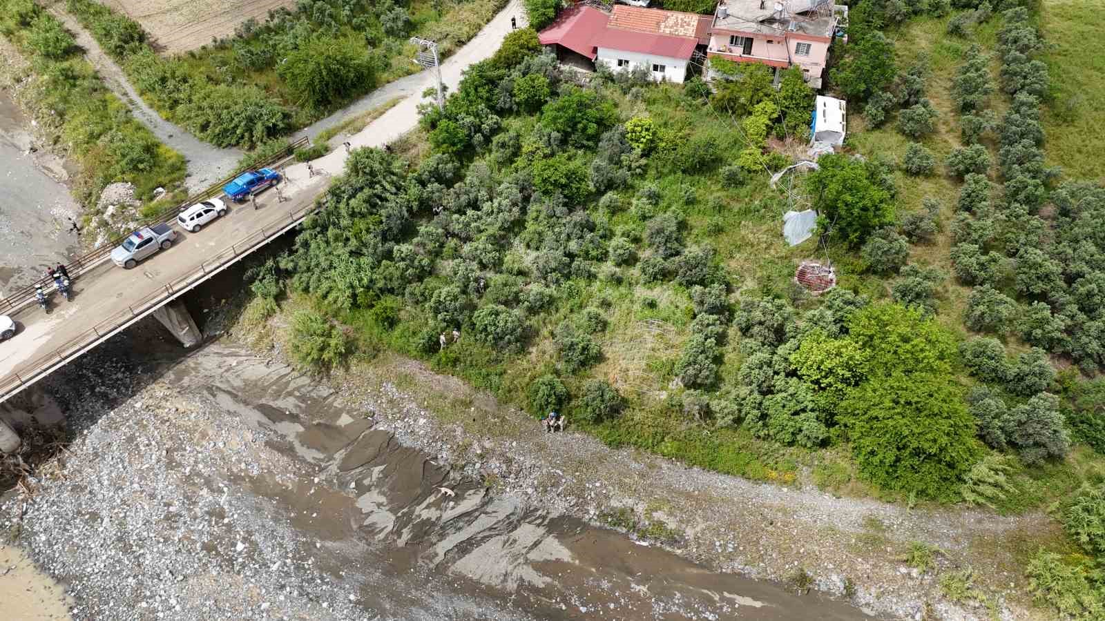 sel felaketinde kaybolan 2 genci arama calismalari ikinci gununde devam ediyor 1 HPmHAAW5
