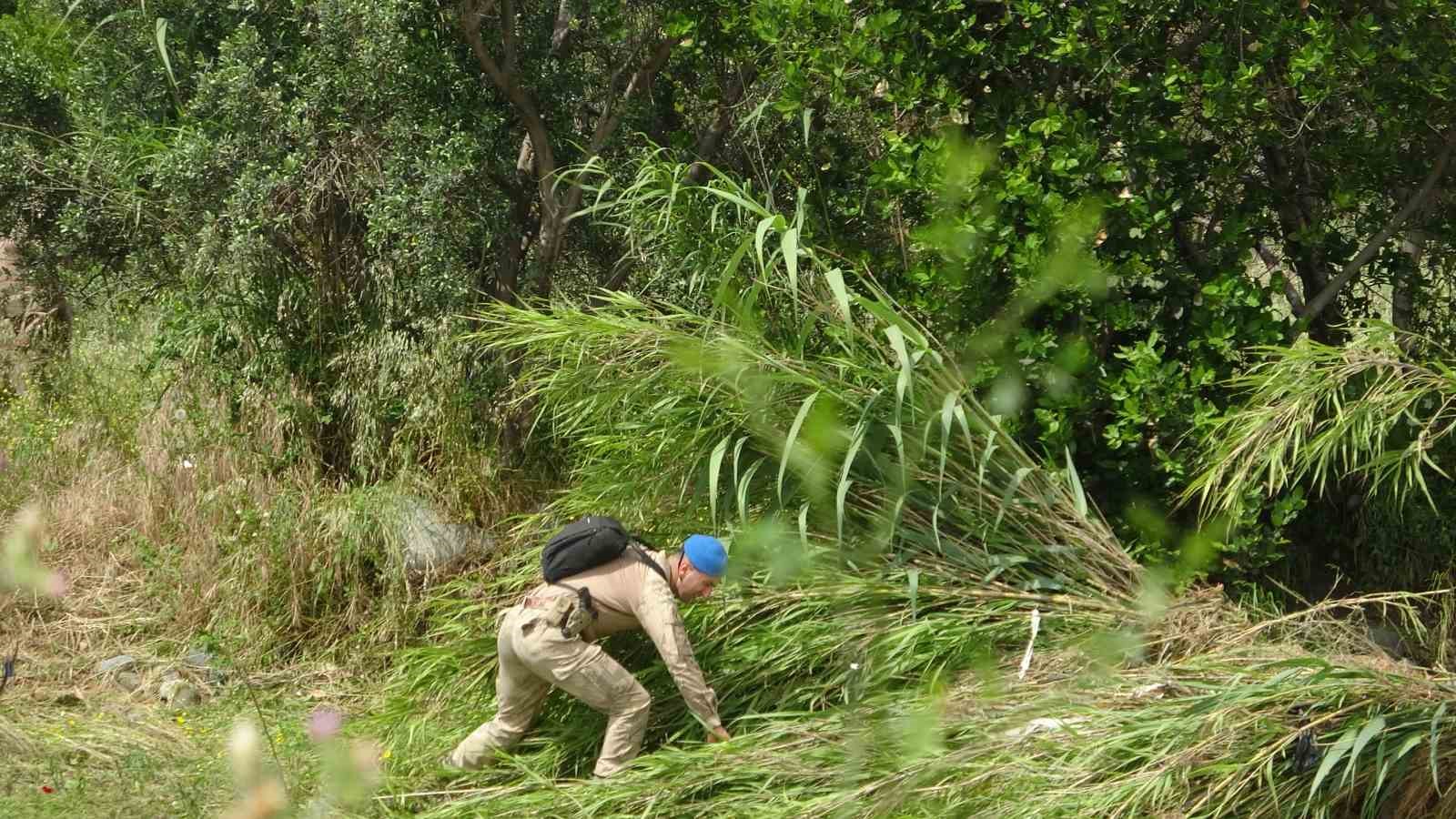 sel felaketinde kaybolan 2 genci arama calismalari ikinci gununde devam ediyor 2 VDhsiQ2N