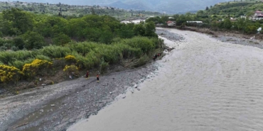sel-felaketinde-kaybolan-2-genci-arama-calismalari-ikinci-gununde-devam-ediyor-ZPUY7bwL.jpg