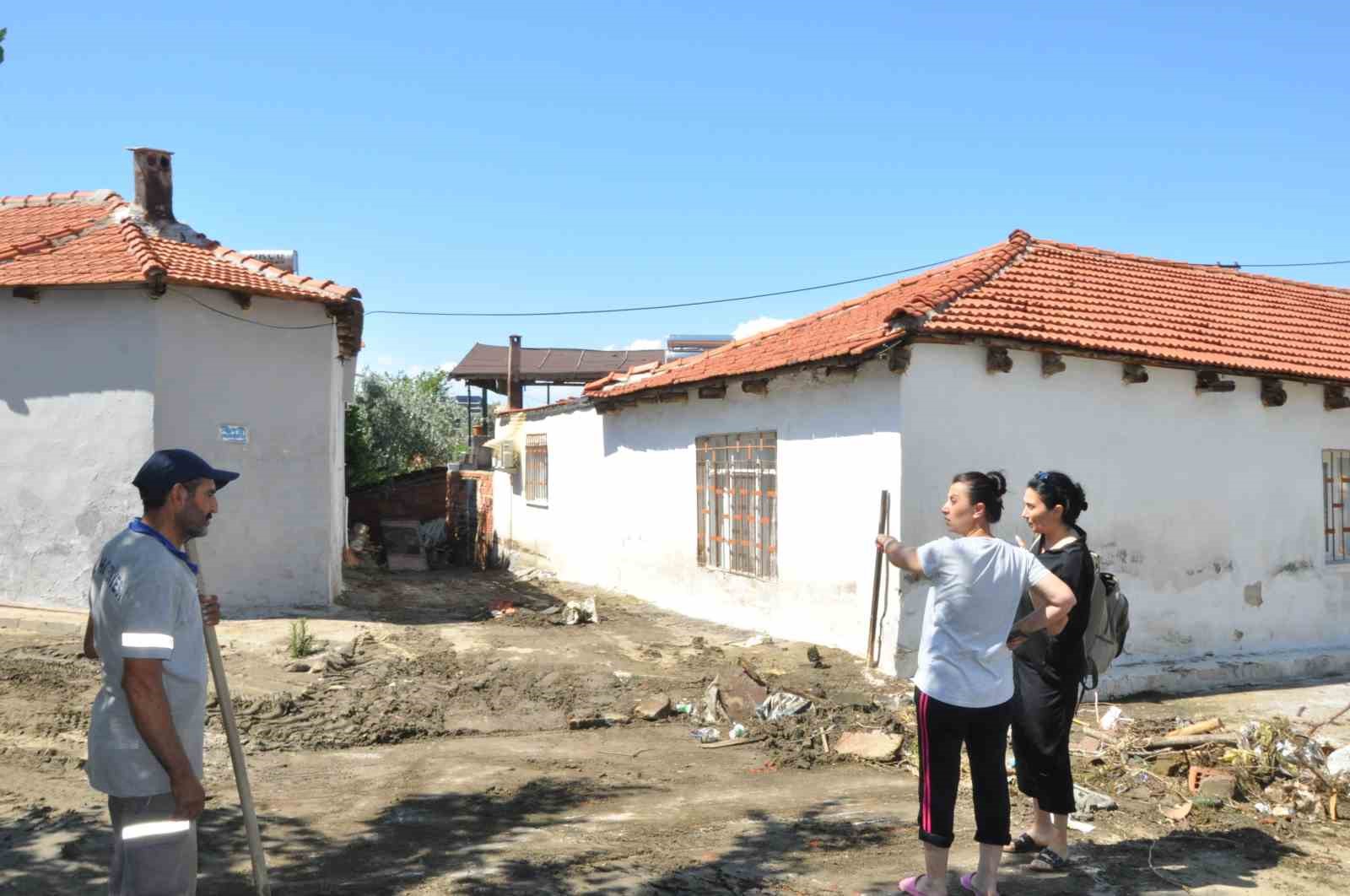 Sel suları evinin içinden geçti: Ölümden döndü 10 sel sulari evinin icinden gecti olumden dondu 6 huPrkjEH