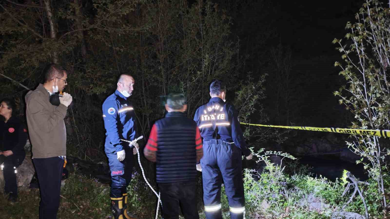 Şelaleye giren zihinsel engelli genç boğularak hayatını kaybetti 4 selaleye giren zihinsel engelli genc bogularak hayatini kaybetti 0 BlQFXTtC