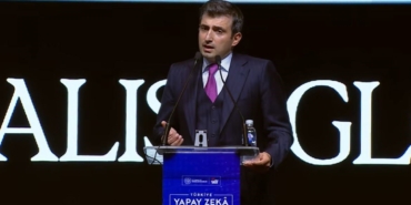 selcuk-bayraktar-gayemiz-insanin-makinelestigi-degil-teknolojinin-insana-hizmet-ettigi-adil-bir-dunya-insa-bwu2CWzp.jpg