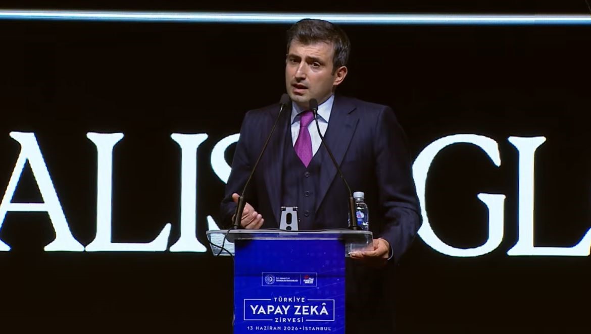 Selçuk Bayraktar: "Gayemiz, insanın makineleştiği değil teknolojinin insana hizmet ettiği adil bir dünya inşa etmek" 4 selcuk bayraktar gayemiz insanin makinelestigi degil teknolojinin insana hizmet ettigi adil bir dunya insa qMcJCQ2u