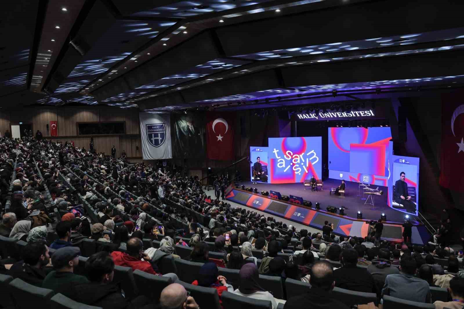 Selçuk Bayraktar: "Geleceğe yürüyebilmek için farklı olmanız gerekiyor" 9 selcuk bayraktar gelecege yuruyebilmek icin farkli olmaniz gerekiyor 5 7XpZGSRW