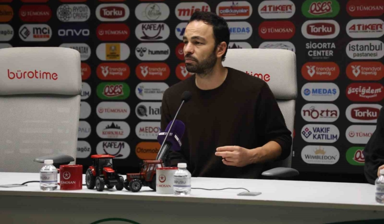 selcuk-inan-boylesine-guc-bir-deplasmanda-3-gol-ile-kazanmak-beni-cok-memnun-etti-lgSRUFgg.jpg