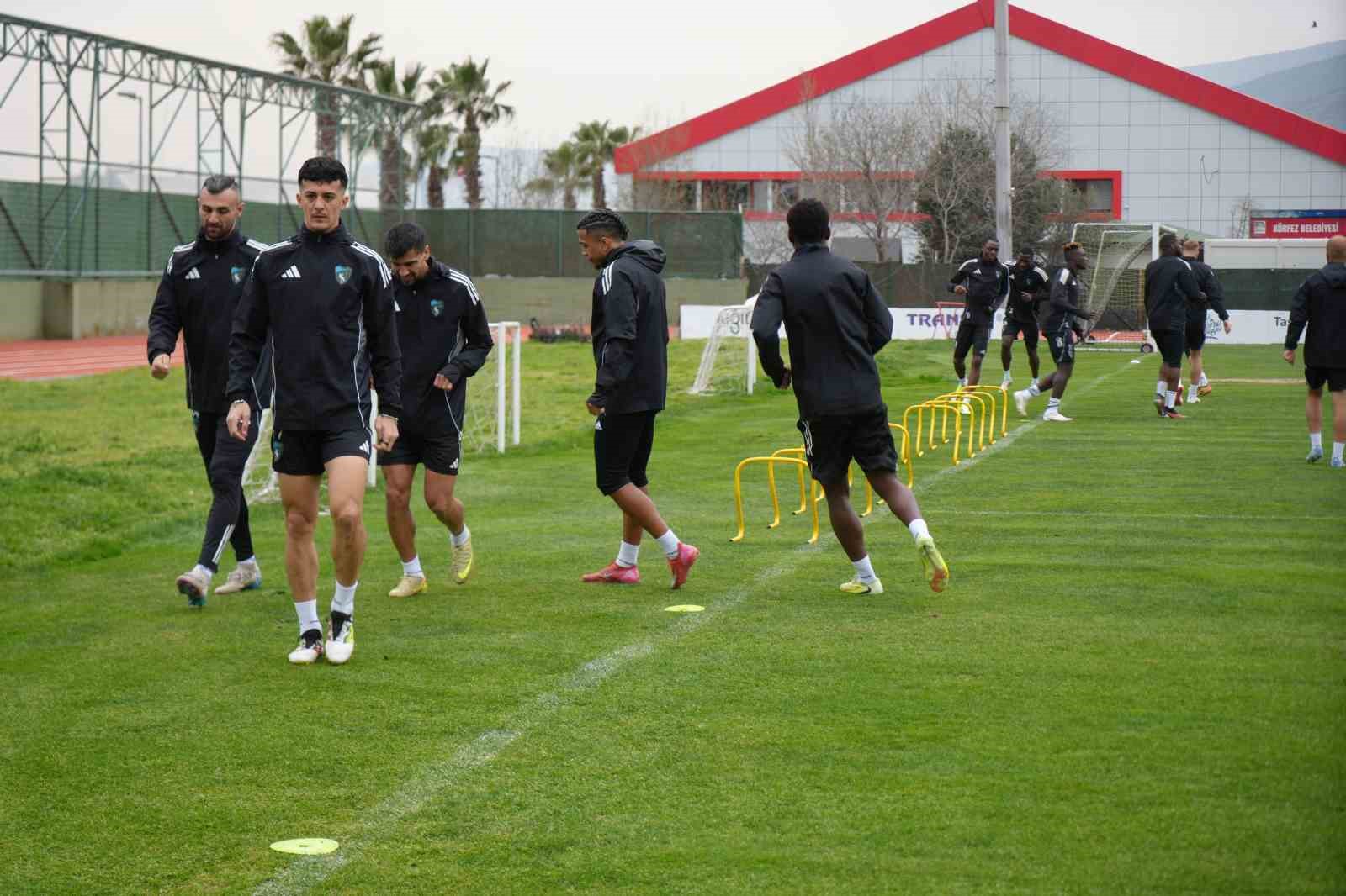 selcuk inan sakatliklar var ve cok genis bir kadroya sahip oldugumuz da soylenemez 1 QREwSSaf