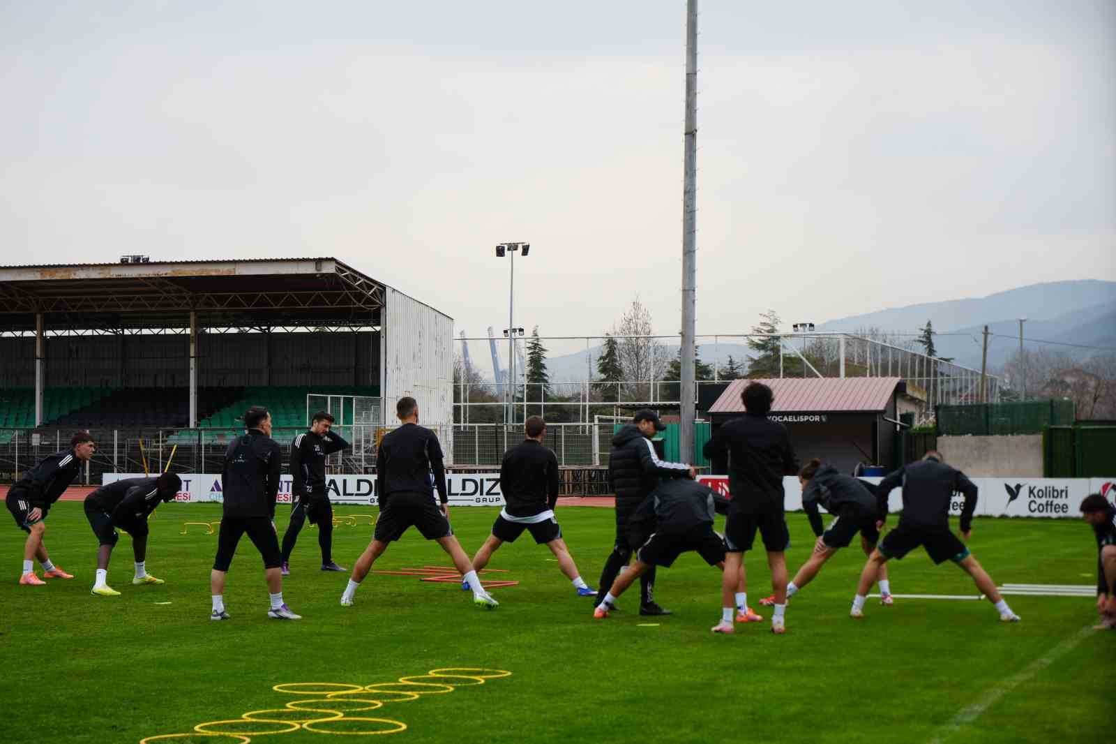 selcuk inan sakatliklar var ve cok genis bir kadroya sahip oldugumuz da soylenemez 2 EdvXLAZT