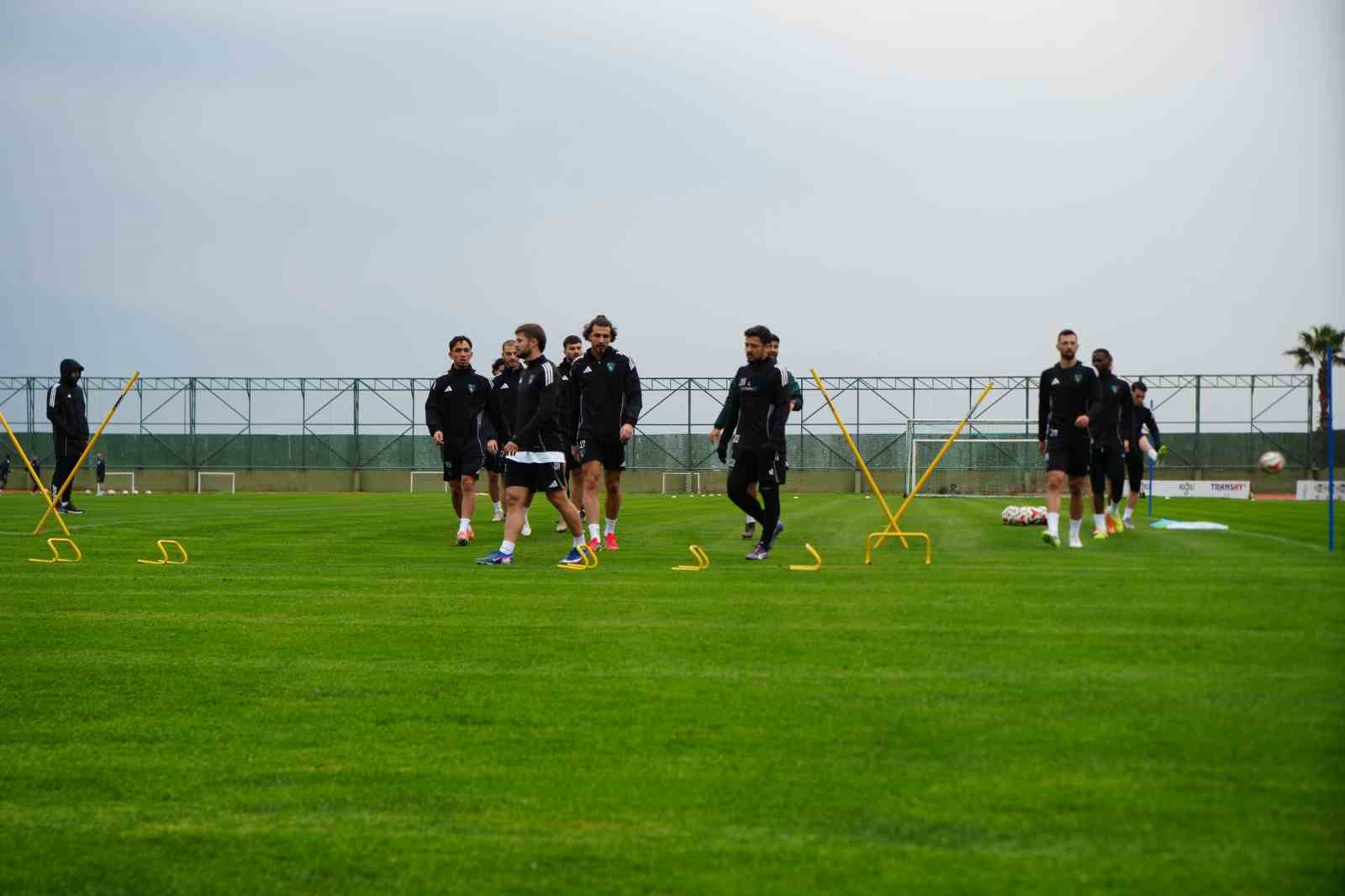 selcuk inan sakatliklar var ve cok genis bir kadroya sahip oldugumuz da soylenemez 5 YZgvhhTi