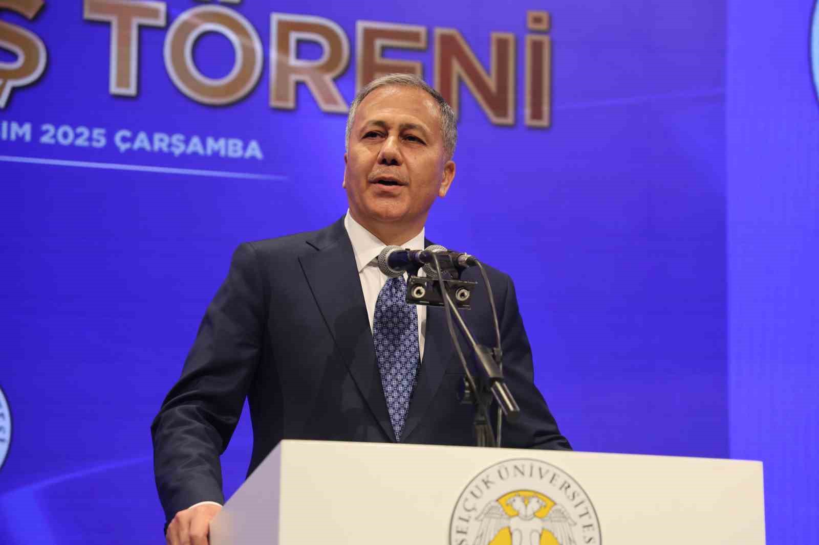 selcuk universitesinde akademik yil bakan yerlikayanin katilimiyla acildi 1 O8MU4LJd