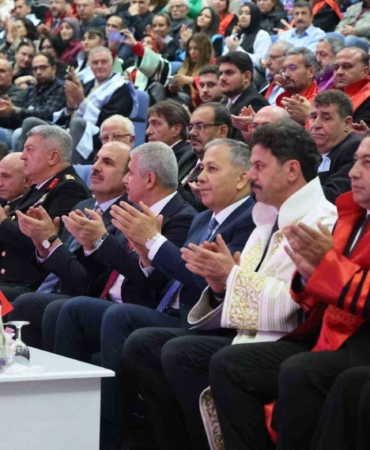 selcuk-universitesinde-akademik-yil-bakan-yerlikayanin-katilimiyla-acildi-lEnJNqtw.jpg