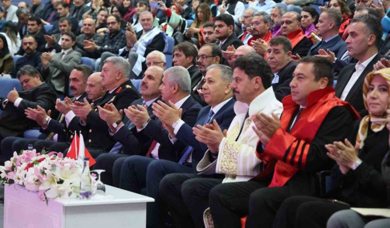 selcuk-universitesinde-akademik-yil-bakan-yerlikayanin-katilimiyla-acildi-lEnJNqtw.jpg