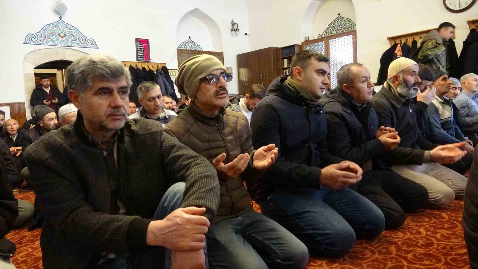 selcuklu sultani mezari basinda anildi 1