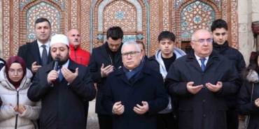 selcuklu-sultani-mezari-basinda-anildi-YFVU1swk.jpg