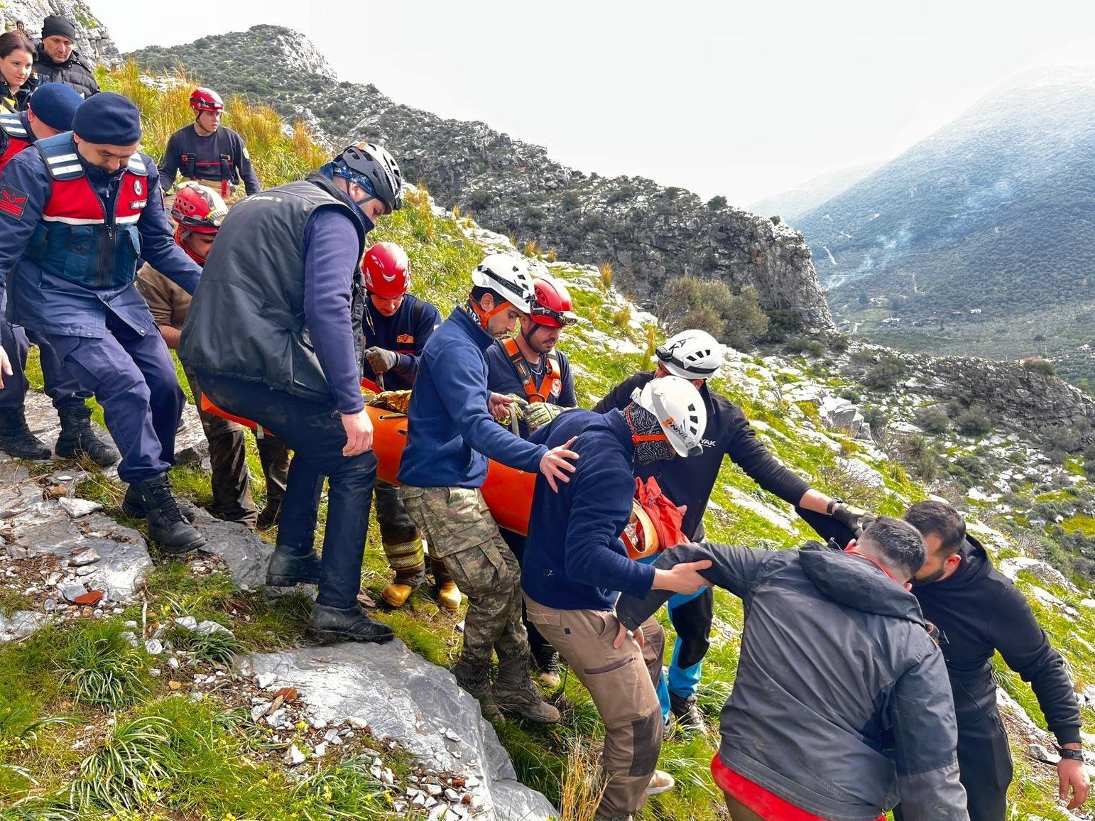 selcukta magarada 9 saatlik kurtarma seferberligi 2 pFTni3Z2