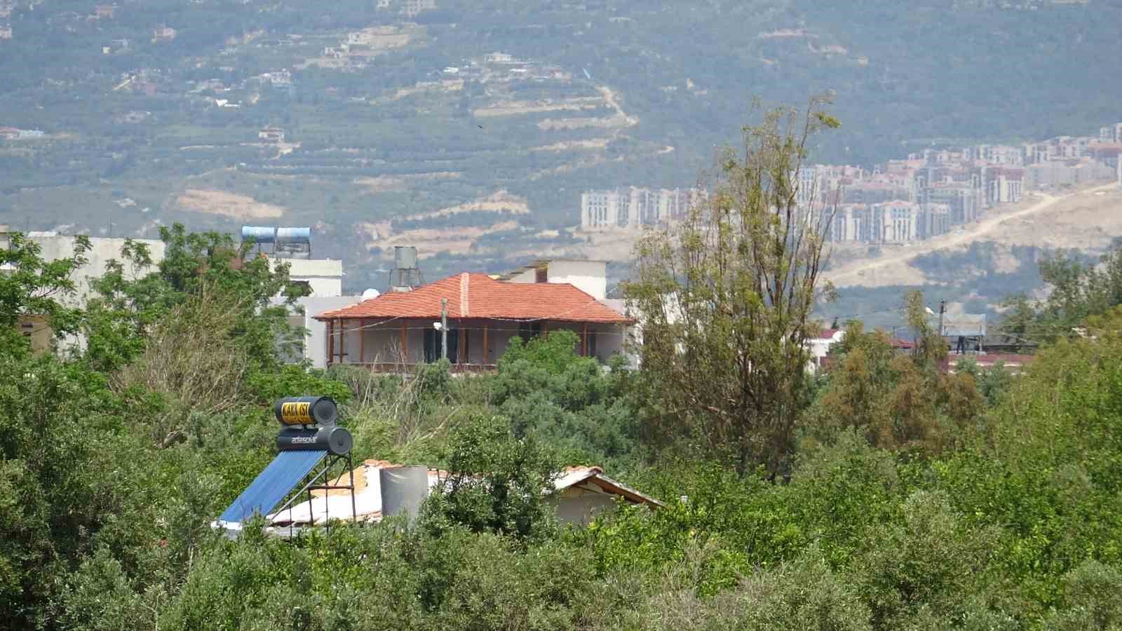 selde akintiya kapilarak hayatini kaybeden adamin sular altindaki evi goruntulendi 4 C7wHE518