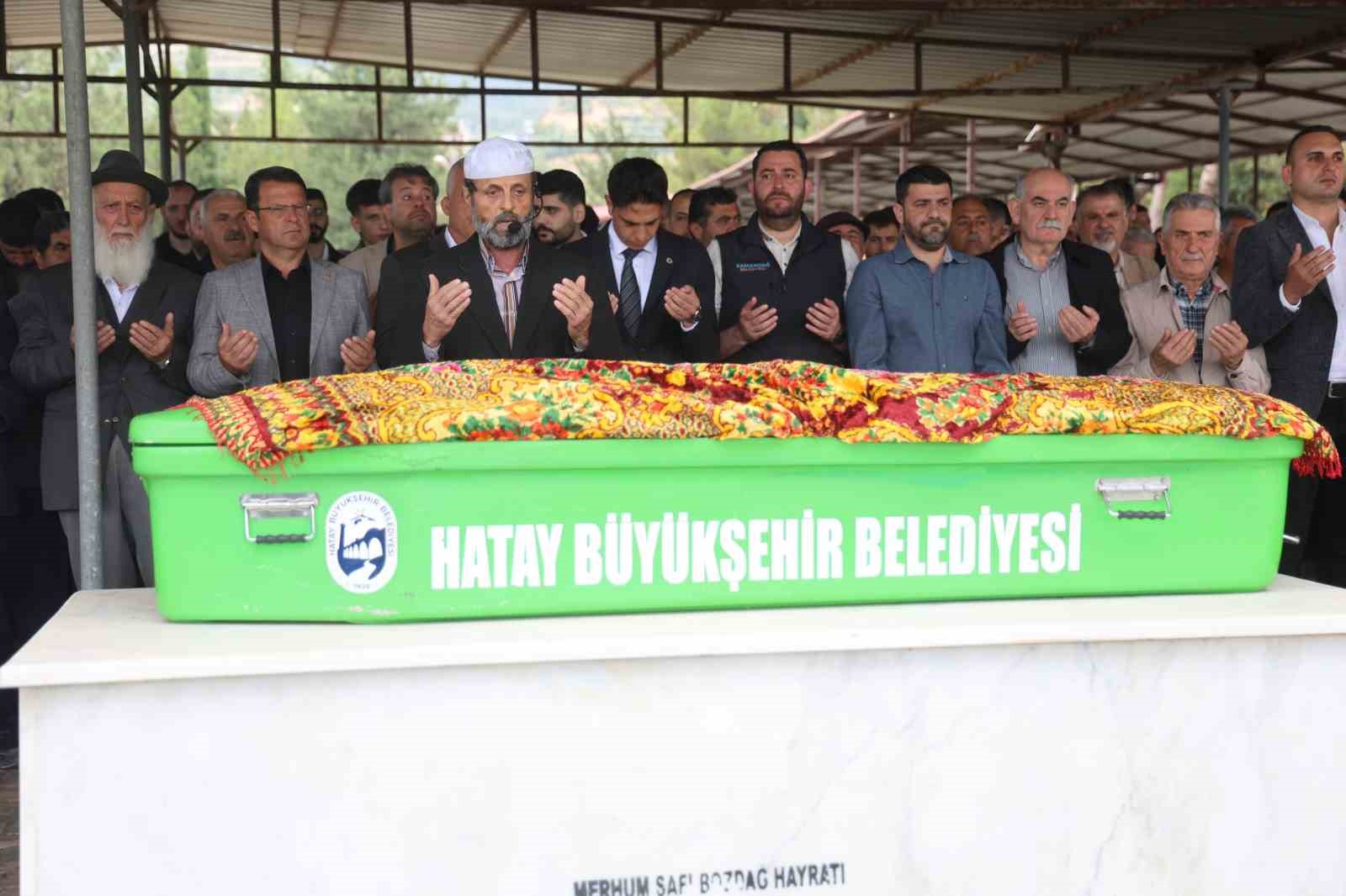 selde evladini kaybeden annenin yavrum polis olacaktin nereye gidiyorsun sinavin geliyordu sozleri yurekleri dagladi KZPa9Sfs