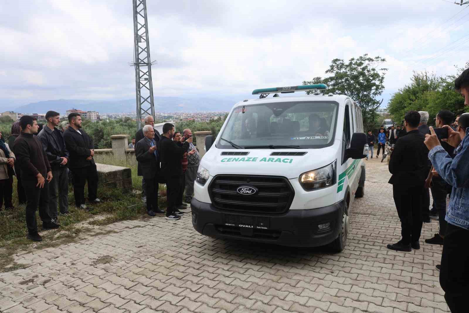 selde evladini kaybeden annenin yavrum polis olacaktin nereye gidiyorsun sinavin geliyordu sozleri yurekleri dagladi ggcjRf5h
