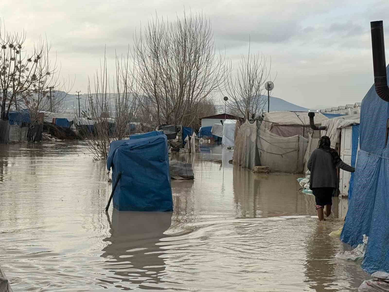 selde mahsur kalan vatandas kepceyle kurtarildi 1 N6JweOwf