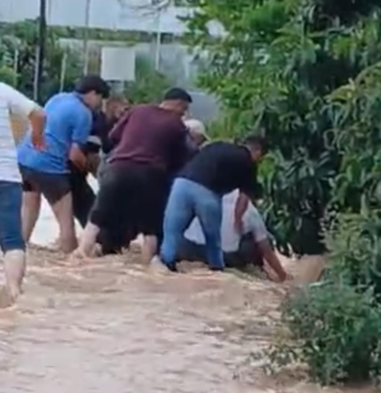 sele kapilan sahsi mahalle sakinleri kurtardi 1 tgSljNFi