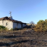 selendide-bir-ev-ve-2-dekarlik-arazi-alevlere-teslim-oldu-SRc9tvcZ.jpg