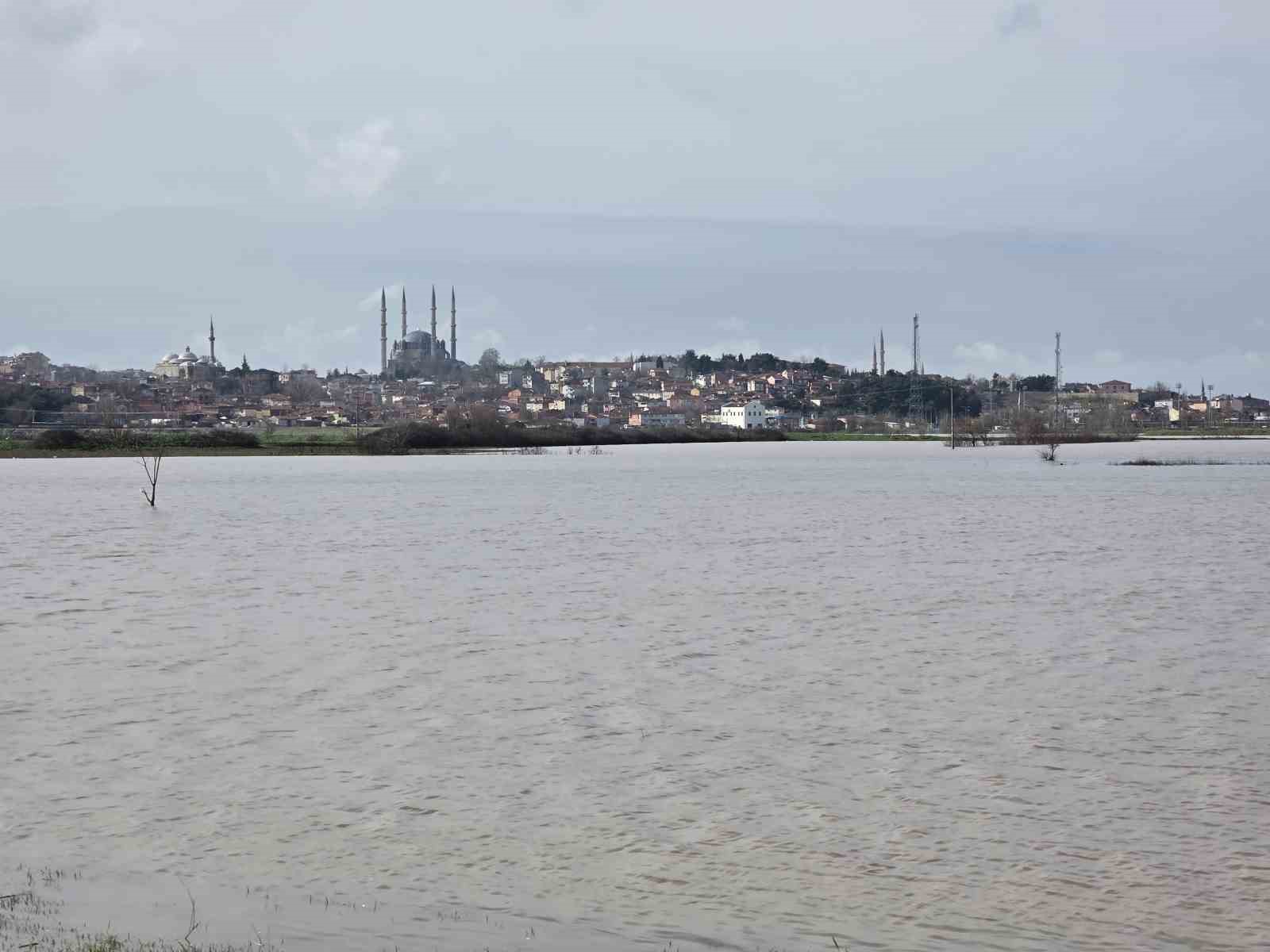 selimiye camii gole donen tarlalardan istanbuldaki sultanahmeti andirdi 0 7UU6lyqU
