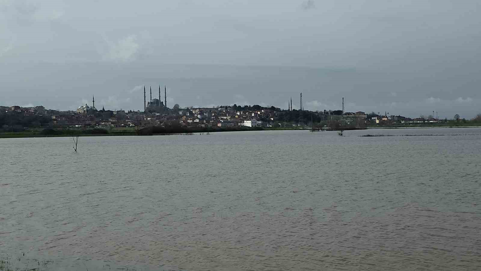 selimiye camii gole donen tarlalardan istanbuldaki sultanahmeti andirdi 2 CdQbSJMC