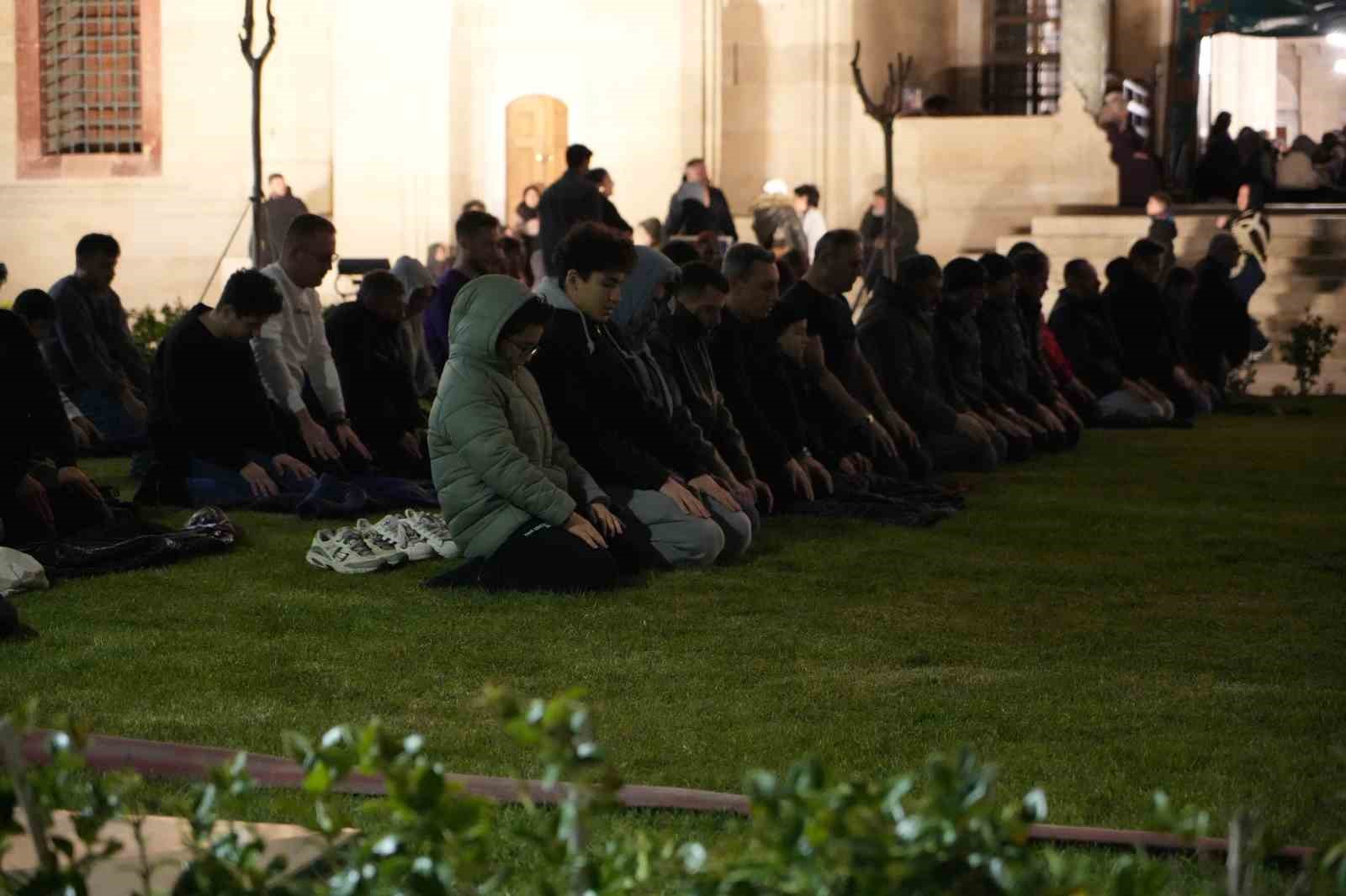 selimiye camii kadir gecesinde doldu tasti 4 RBanPSvc