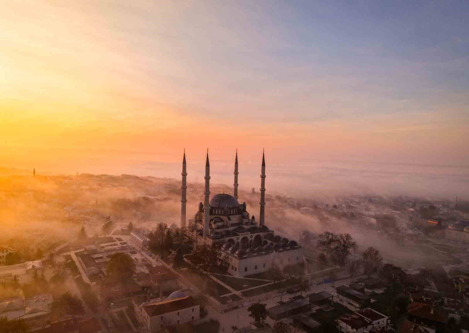selimiye camii sis ve gunesin ilk isiklariyla kartpostallik goruntu sundu 2 nRLLct1O