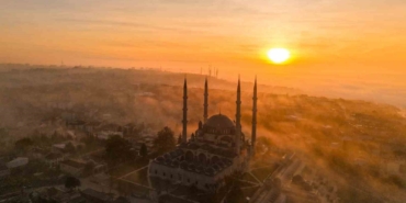 selimiye-camii-sis-ve-gunesin-ilk-isiklariyla-kartpostallik-goruntu-sundu-9yIxIWAR.jpg