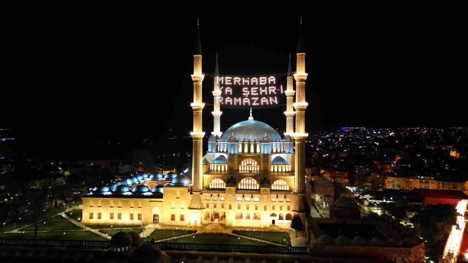 selimiye camiinde 4 yil aradan sonra ilk teravih 3 2qbeaz6I