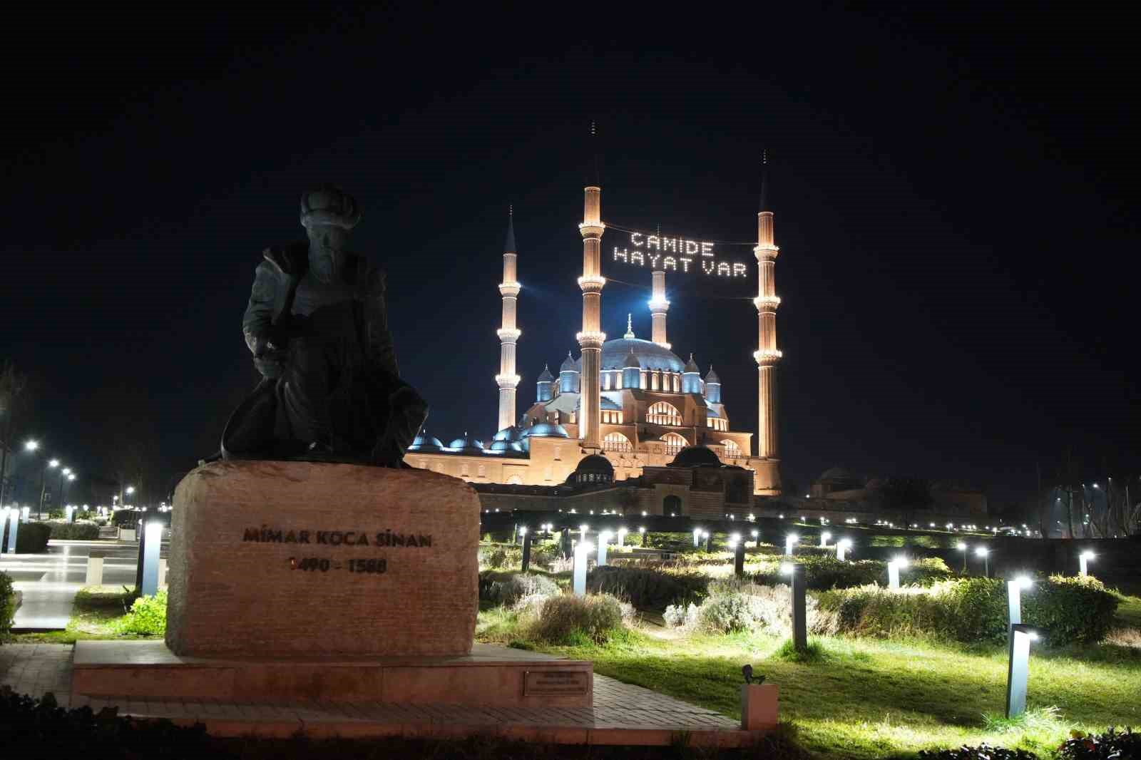 selimiye camiinde mahya mesaji degisti camide hayat var 6 yjzESV3u
