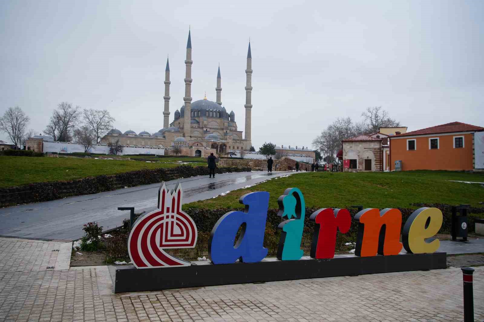 selimiye camiinde tartisma konusu olan kubbe yazilari uzun bir aradan sonra ilk kez goruntulendi HFS5mVqK