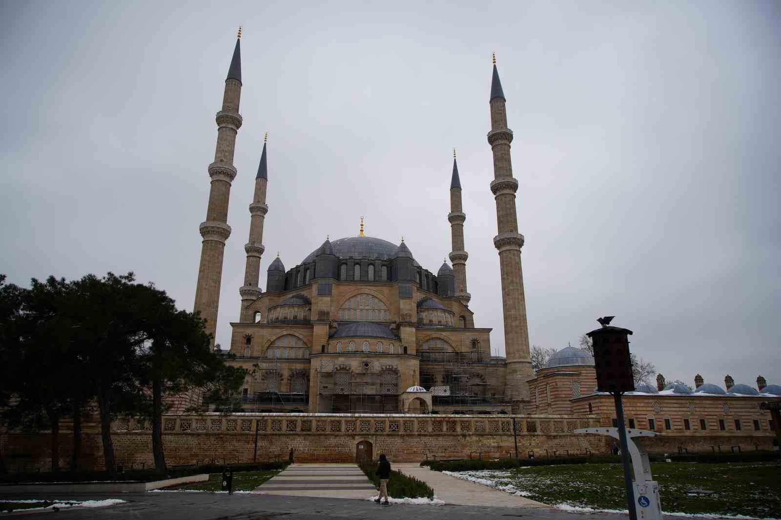 selimiye camiinde tartisma konusu olan kubbe yazilari uzun bir aradan sonra ilk kez goruntulendi sIJqykkp