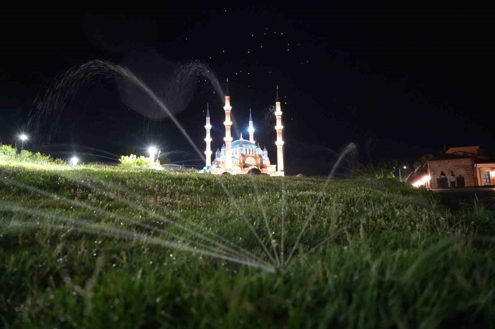selimiye camiinden yukselen selalar 15 temmuz sehitleri icin okundu 3 JJv3rRSa
