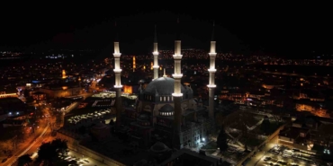 selimiye-camiinin-isiklari-yillar-sonra-yeniden-yandi-rtG8LTC6.jpg