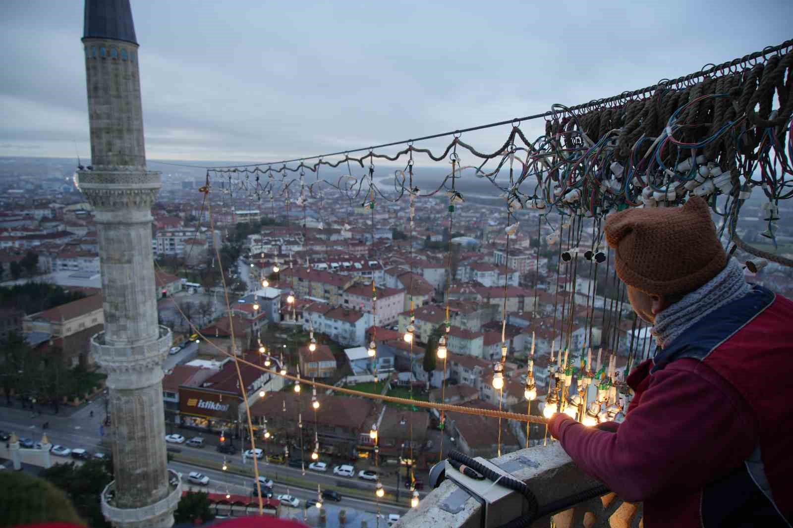 selimiye camiinin minarelerine ramazan mahyasi asildi 3 mvXa5Se1