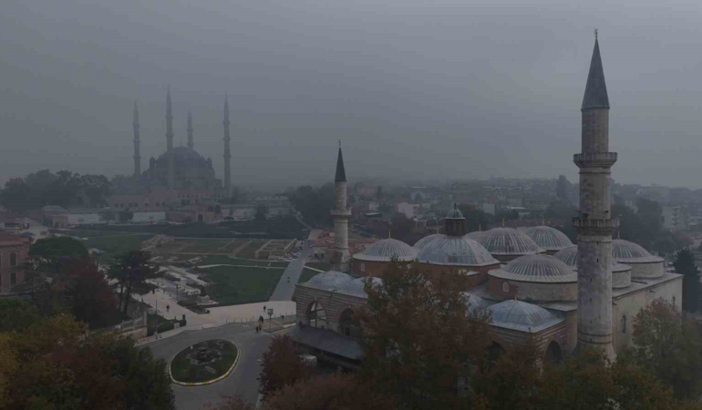 selimiye-camisi-sis-bulutlari-arasinda-kayboldu-zkNDdurx.jpg