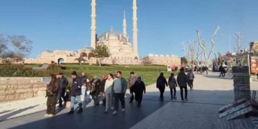 selimiye-yeniden-acildi-edirne-ziyaretci-akinina-ugradi-eg1WO14L.jpg