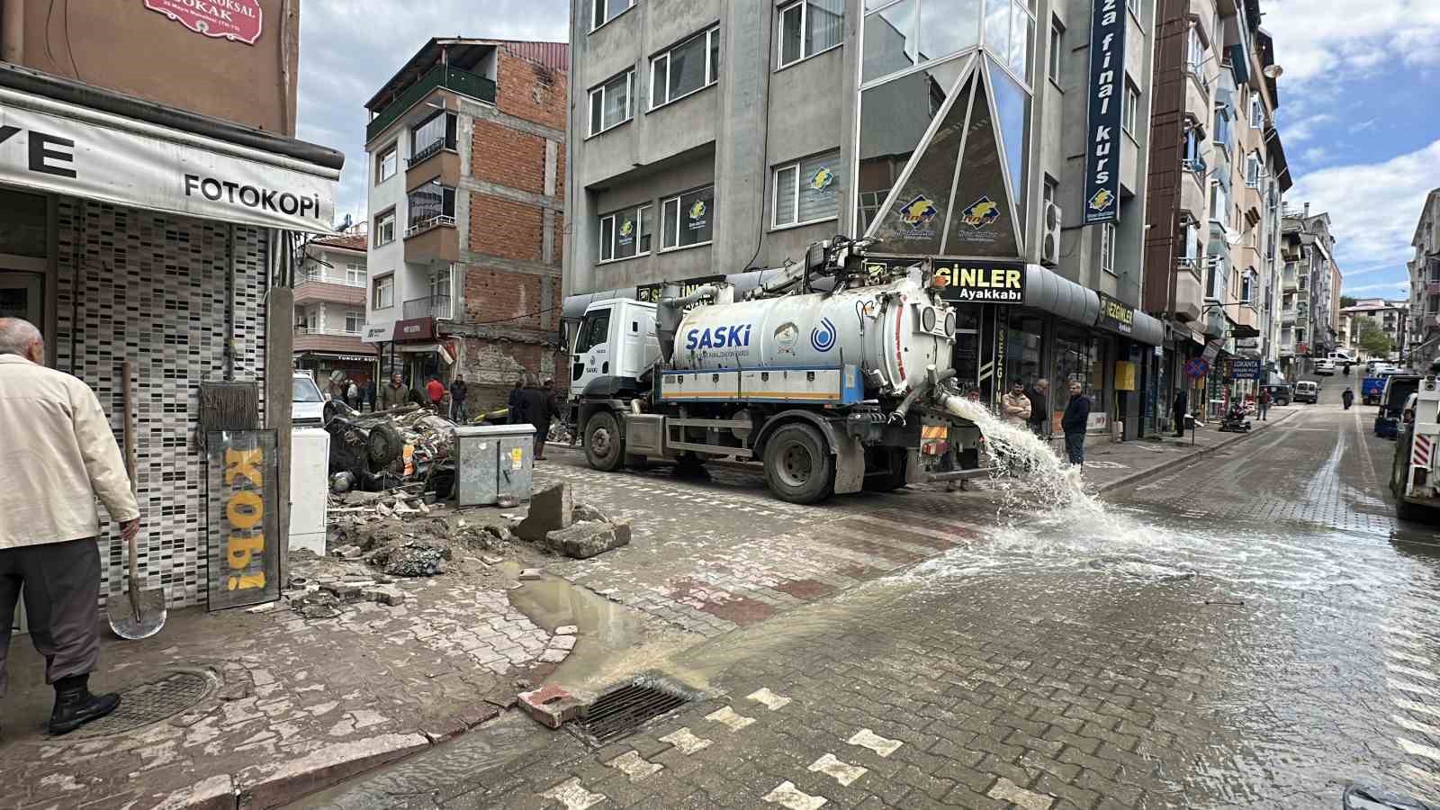 selin vurdugu havzada yaralar sariliyor tum ekipler sahada 2 ZA3h2QFz