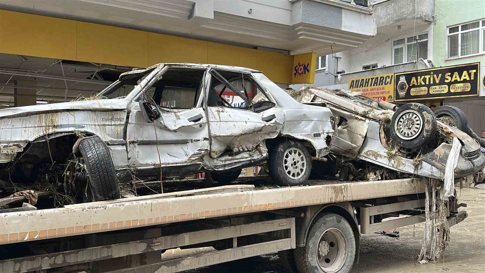 selin vurdugu havzada yaralar sariliyor tum ekipler sahada 3