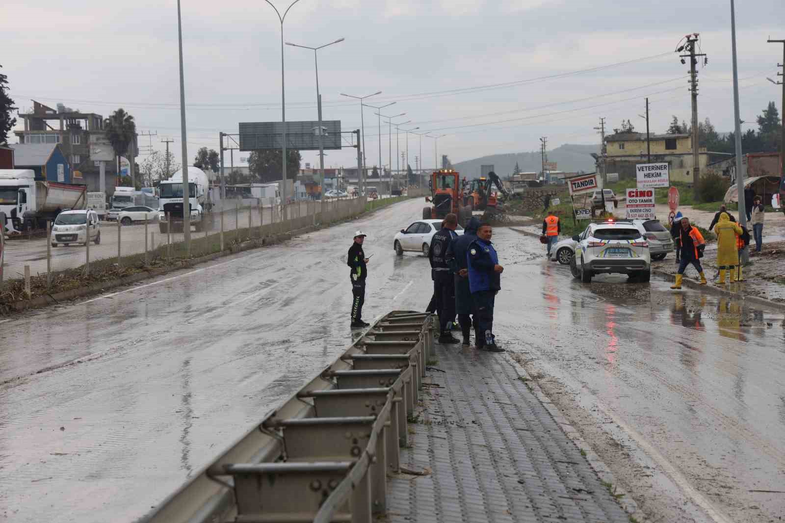 selle birlikte araclari mahsur kaldigi karayolu ulasima acildi 1 9dwlmhZE