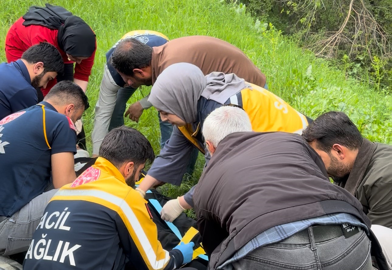 semdinlide minibus yoldan cikti 3 yarali 1 cO6a5bJB